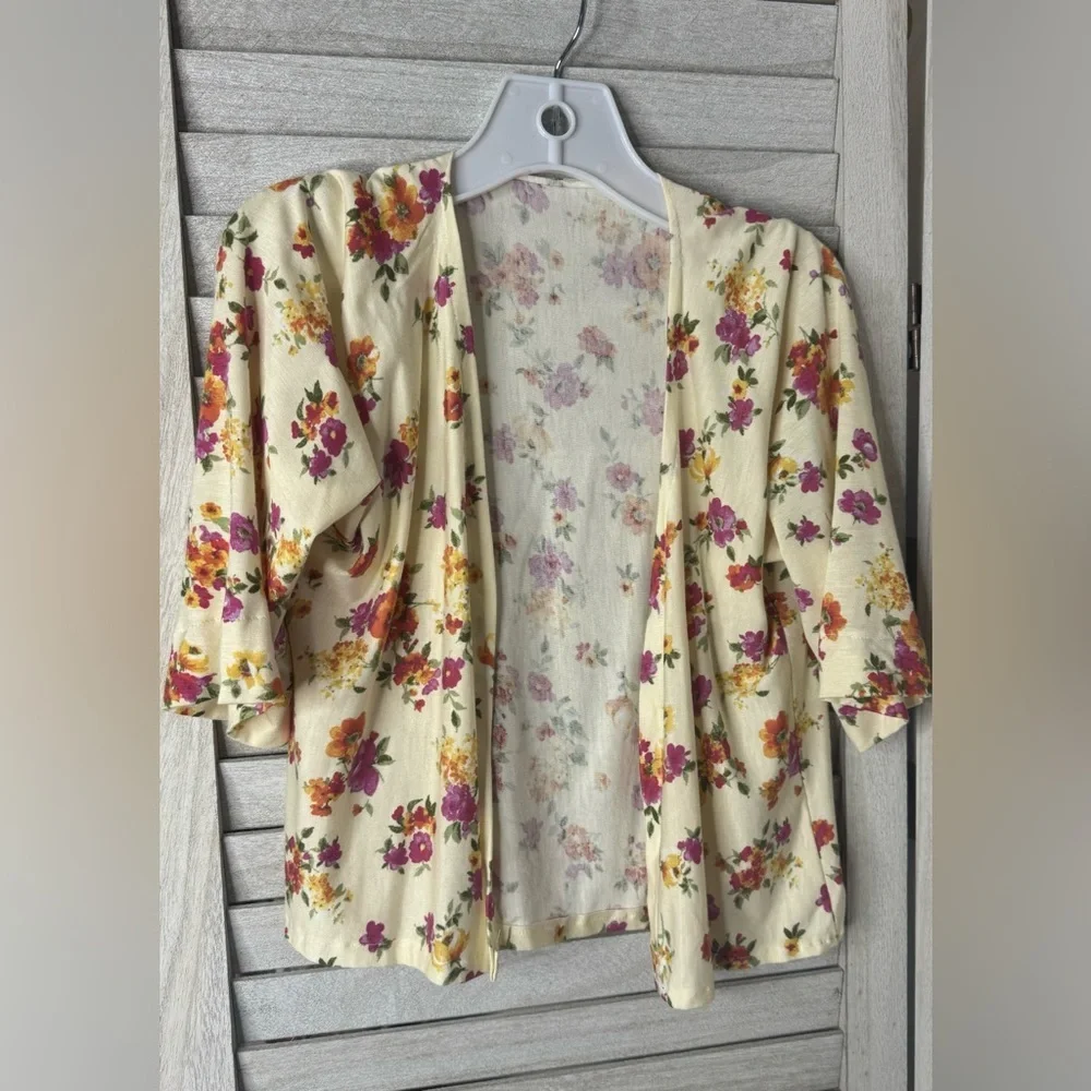 Handmade/Small Shop Floral Kids Kimono Handmade size 2/3t. Great Condition
